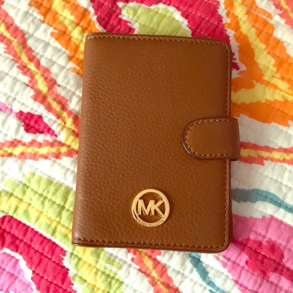 Michael Kors Wallet - Picture 1 of 3